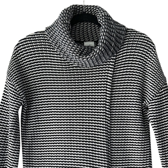 CABI | NWOT FERGIE SPLIT FRONT & BACK COWL NECK COTTON SWEATER BLACK & WHITE SM - Picture 3 of 12